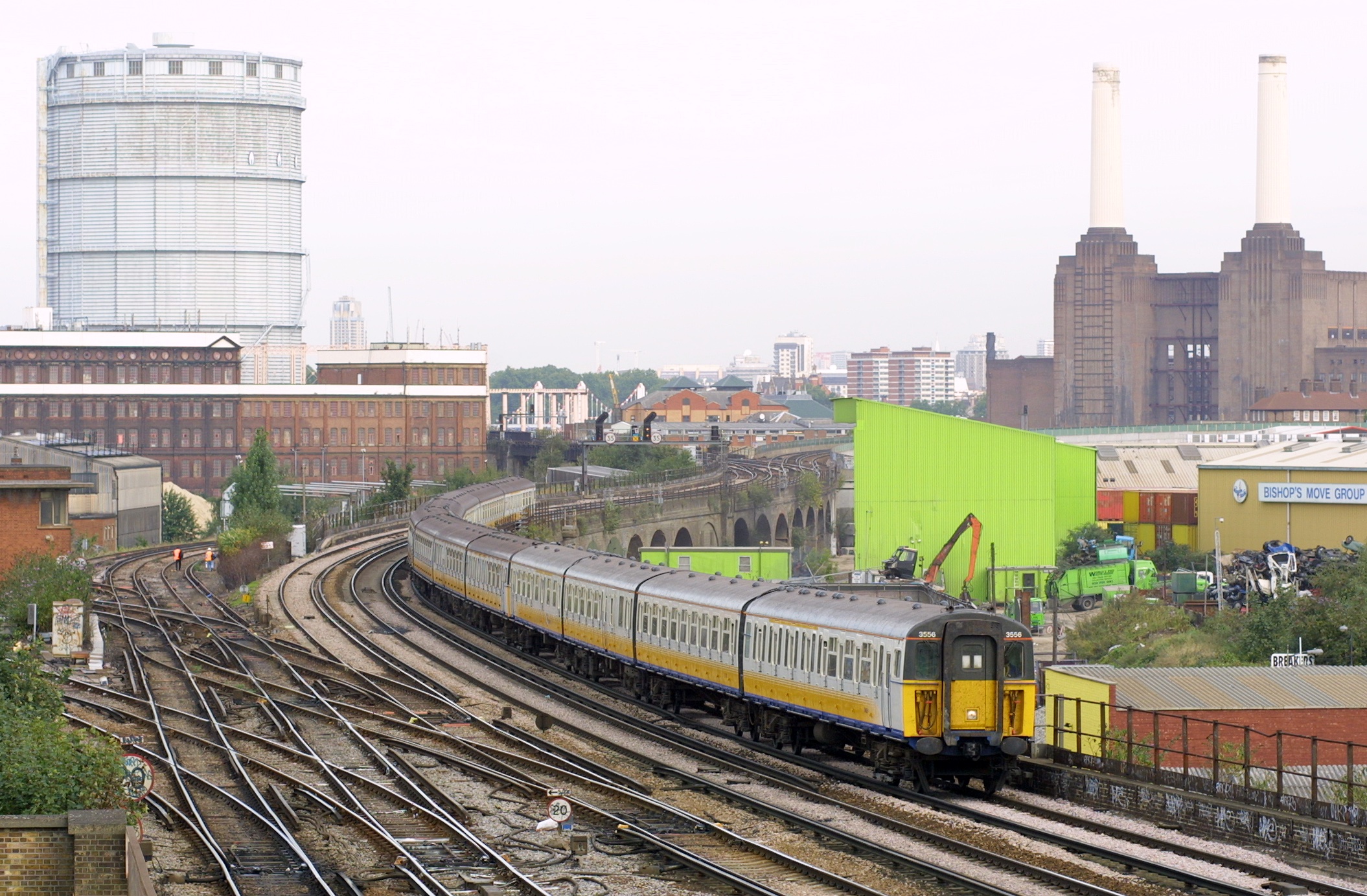 Connex South Central Train at Wandsworth Road